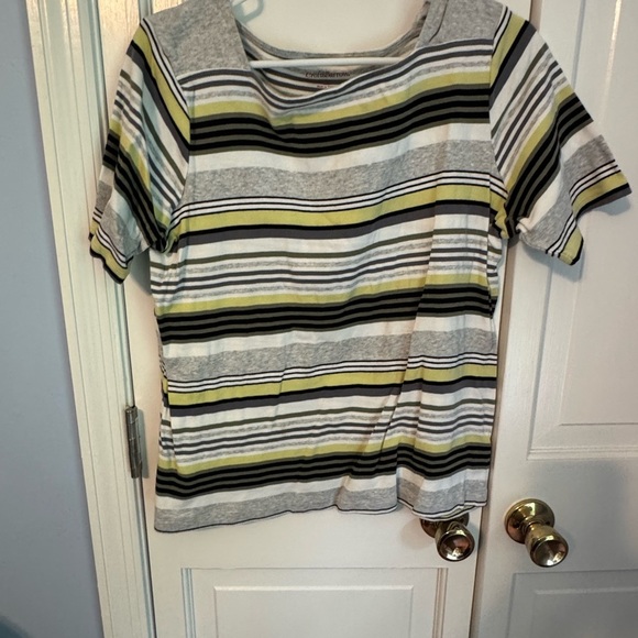 Women’s Cute Boat Neck Strped Short Sleeve Top. Like New. - Picture 1 of 5